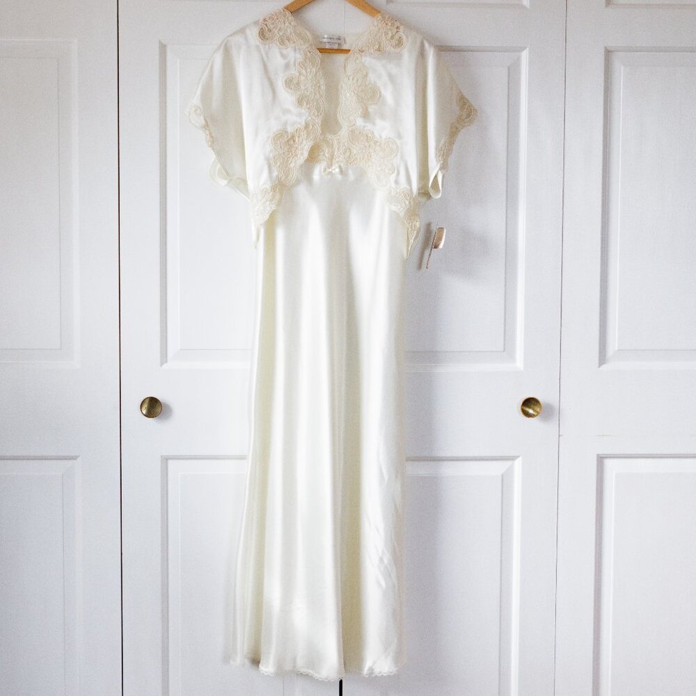 Vintage Satin and Lace Jones New York Bridal Nightgown Size Large with Tags